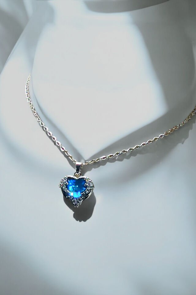 Mavi Kalp Kolye (GÜMÜŞ RENK)