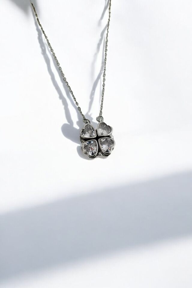 Yonca Kolye Kadın Ve Saç Tokası (PASLANMAZ ÇELİK)