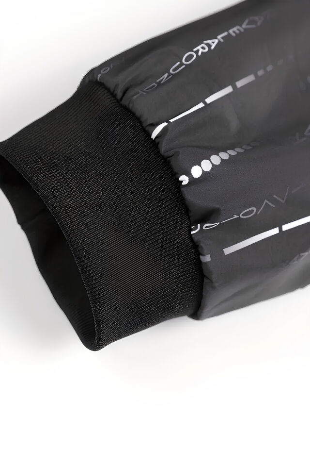 Erkek Siyah Fermuarlı Stand Yaka Yumuşak Kabuklu Ceket – Gündelik Polyester Dış Giyim