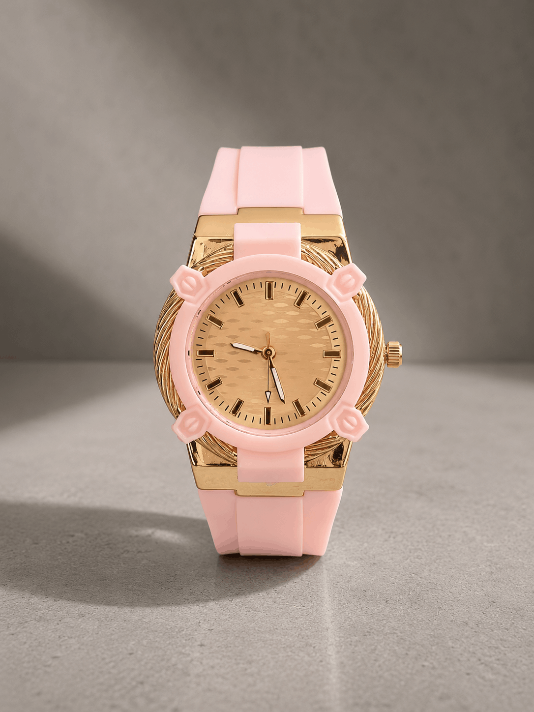 Kadın Pembe Kol Saati – Gold Kasa, Pembe Silikon Kordon, Şık ve Modern Tasarım