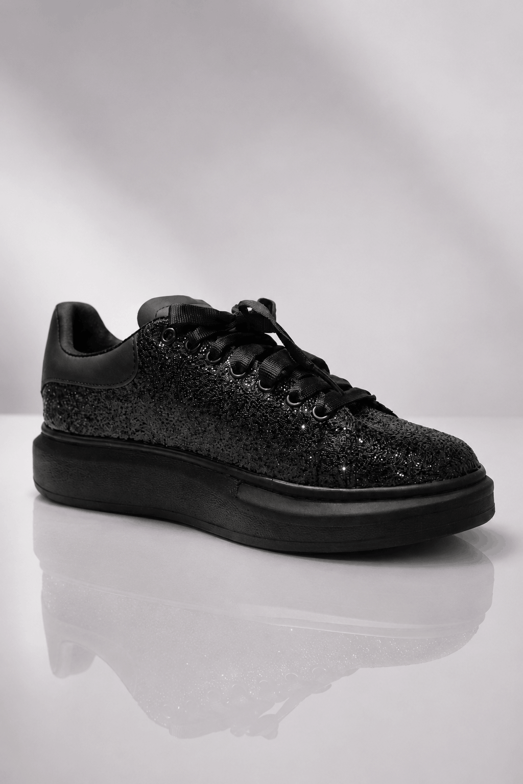 Siyah Simli Kadın Sneaker Ayakkabı | Günlük Kullanım Kalın Taban