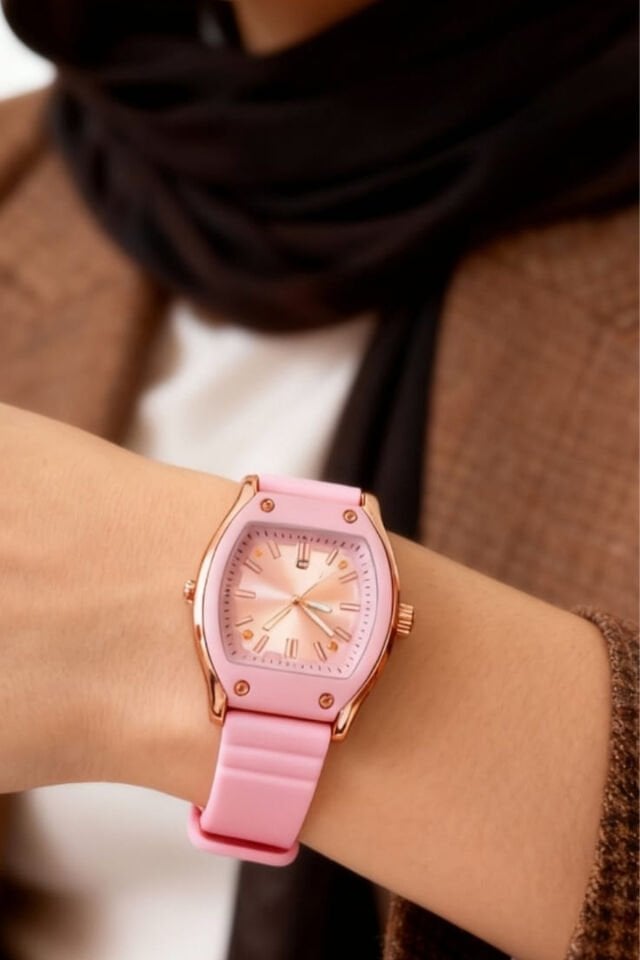 Pembe Silikon Kordon Kadın Kol Saati – Rose Gold Kasa, Modern & Zarif Tasarım