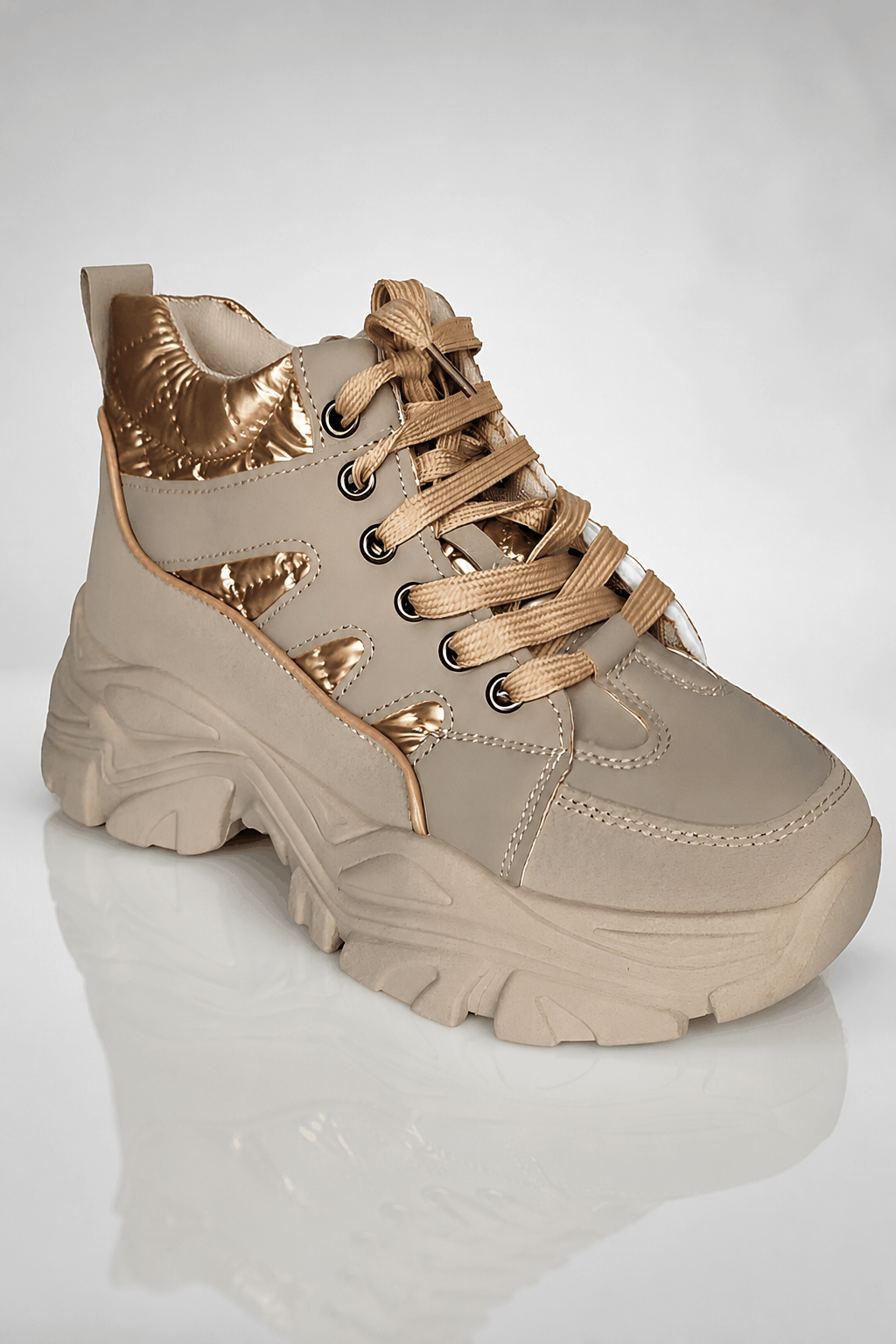 Kadın Kalın Taban Spor Ayakkabı - Bej ve Gold Detaylı Sneaker, Yürüyüş Ayakkabısı