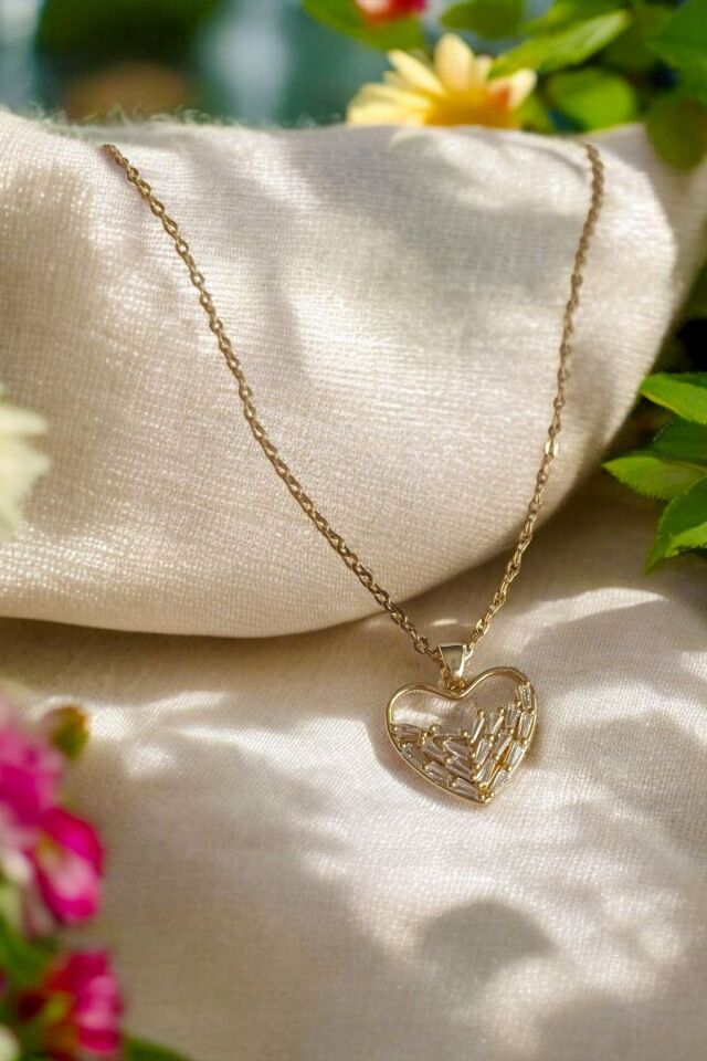 Zarif Kalpli Kadın Kolyesi Çelik Malzeme