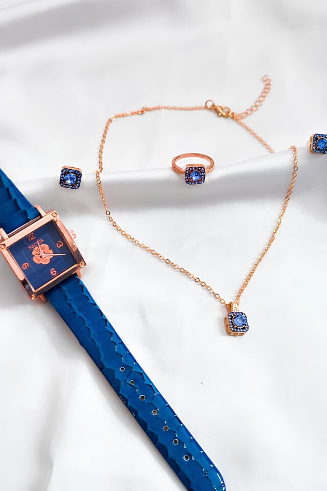 Mavi Elegance Çelik Takı Seti – Şıklık ve Dayanıklılığın Kusursuz Buluşması