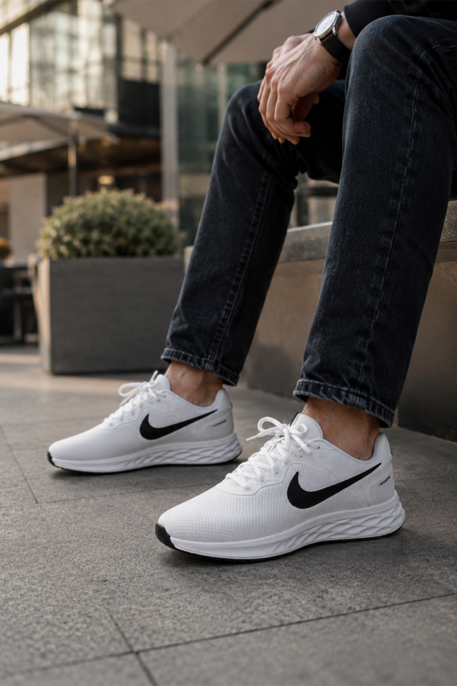 Beyaz Hafif Yumuşak ve Rahat Erkek Spor Ayakkabı Günlük Sneaker